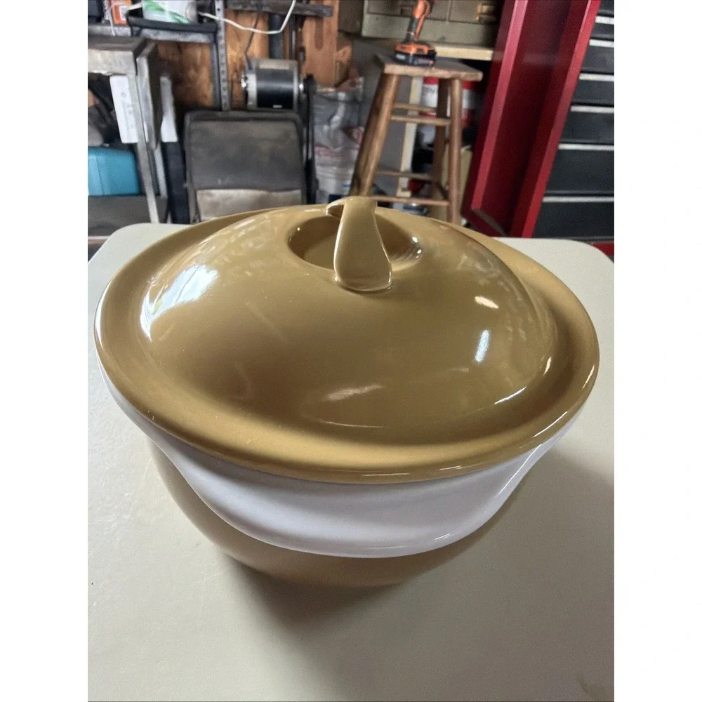 Vintage CorningWare Stoneware 1.5 Qt Round Casserole W/Lid Harvest Gold Mustard